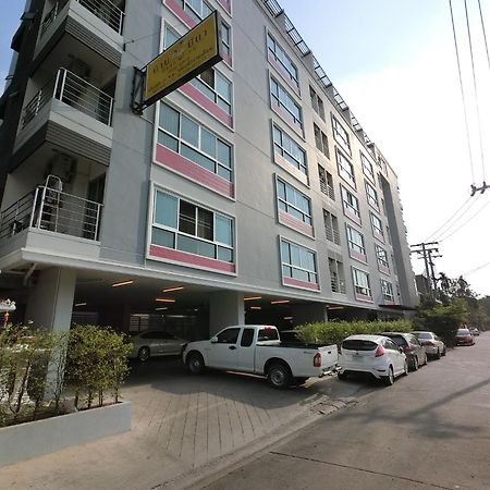 Baan Mina Aparthotel Bangkok Kültér fotó