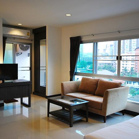 Baan Mina Aparthotel Bangkok Kültér fotó